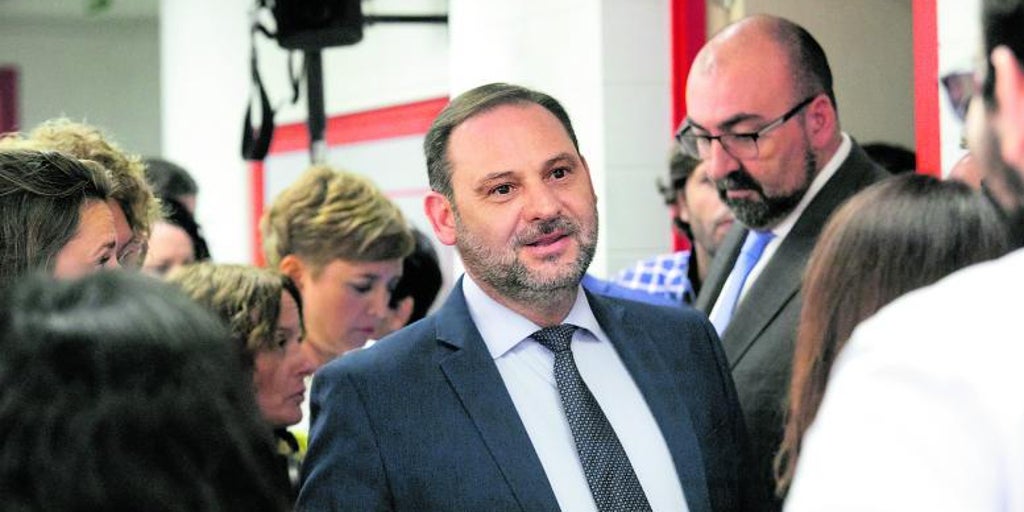 El PSOE insiste en que no hay financiación ilegal, pero reconoce pagos en efectivo a Ábalos
