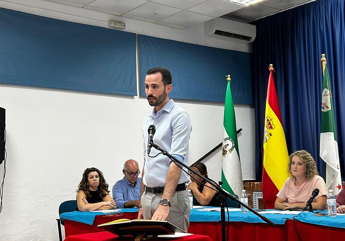 Toma de posesión del nuevo alcalde de Fuente Carreteros
