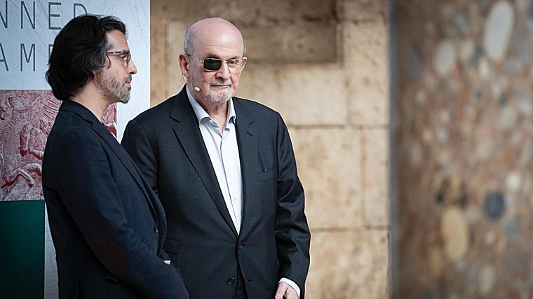 Junto a Andrés Neuman, autor argentino afinicado desde niño en Granada y con quien ha compartido charla