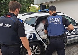 Un exhibicionista acosa a tres menores en un parque y ellas lo graban: la Policía Municipal lo ha cazado
