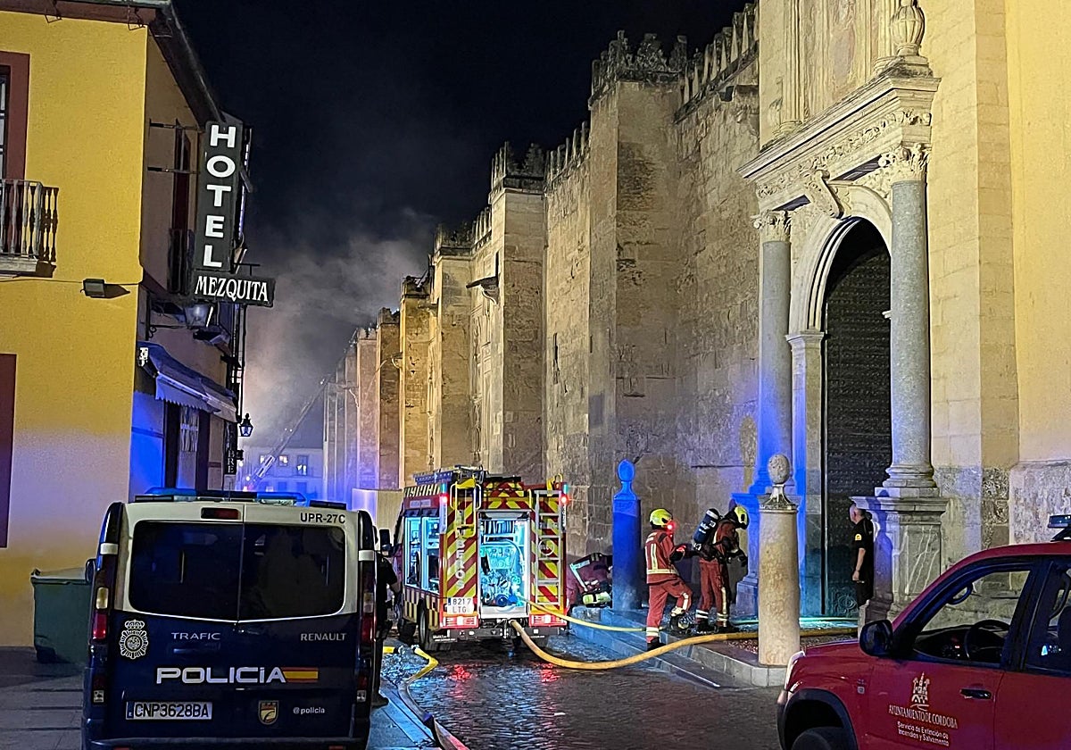 Incendio en el interior de la Mezquita Catedral de Córdoba