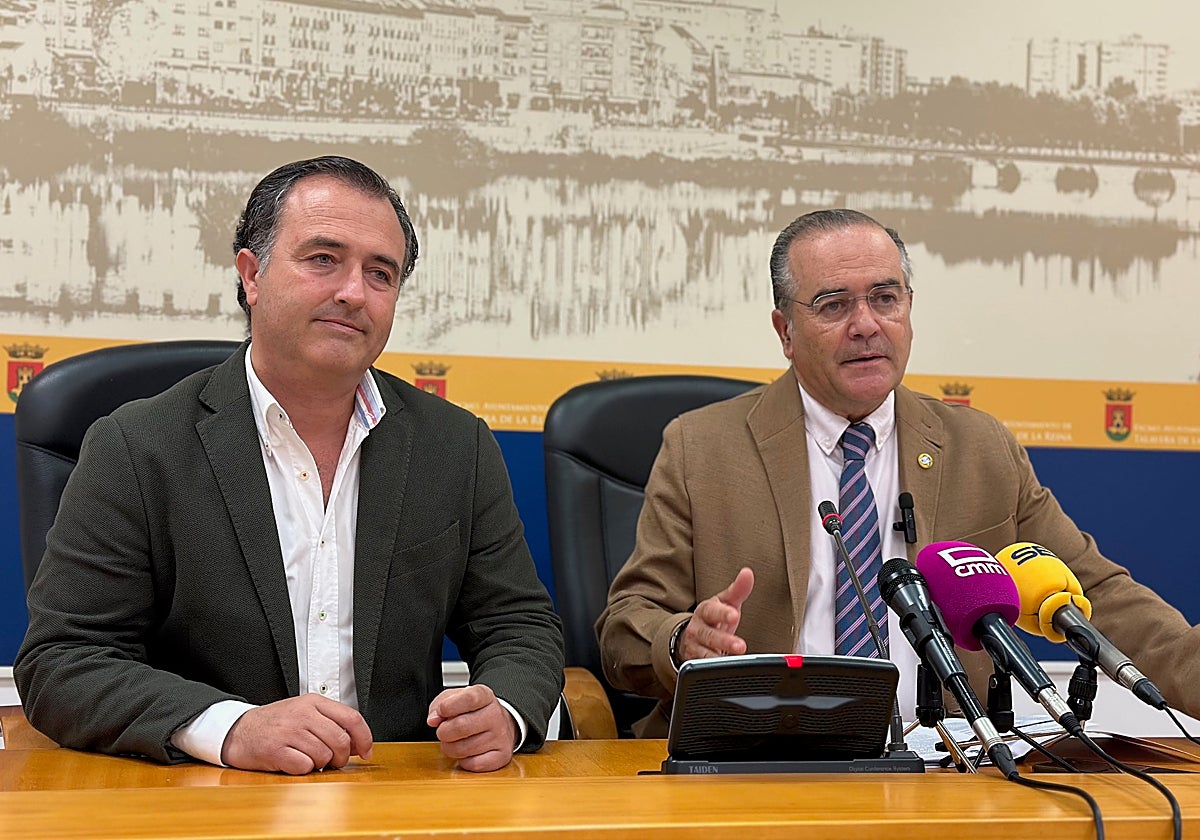 El alcalde de Talavera, a la derecha, junto al teniente de alcalde de la ciudad