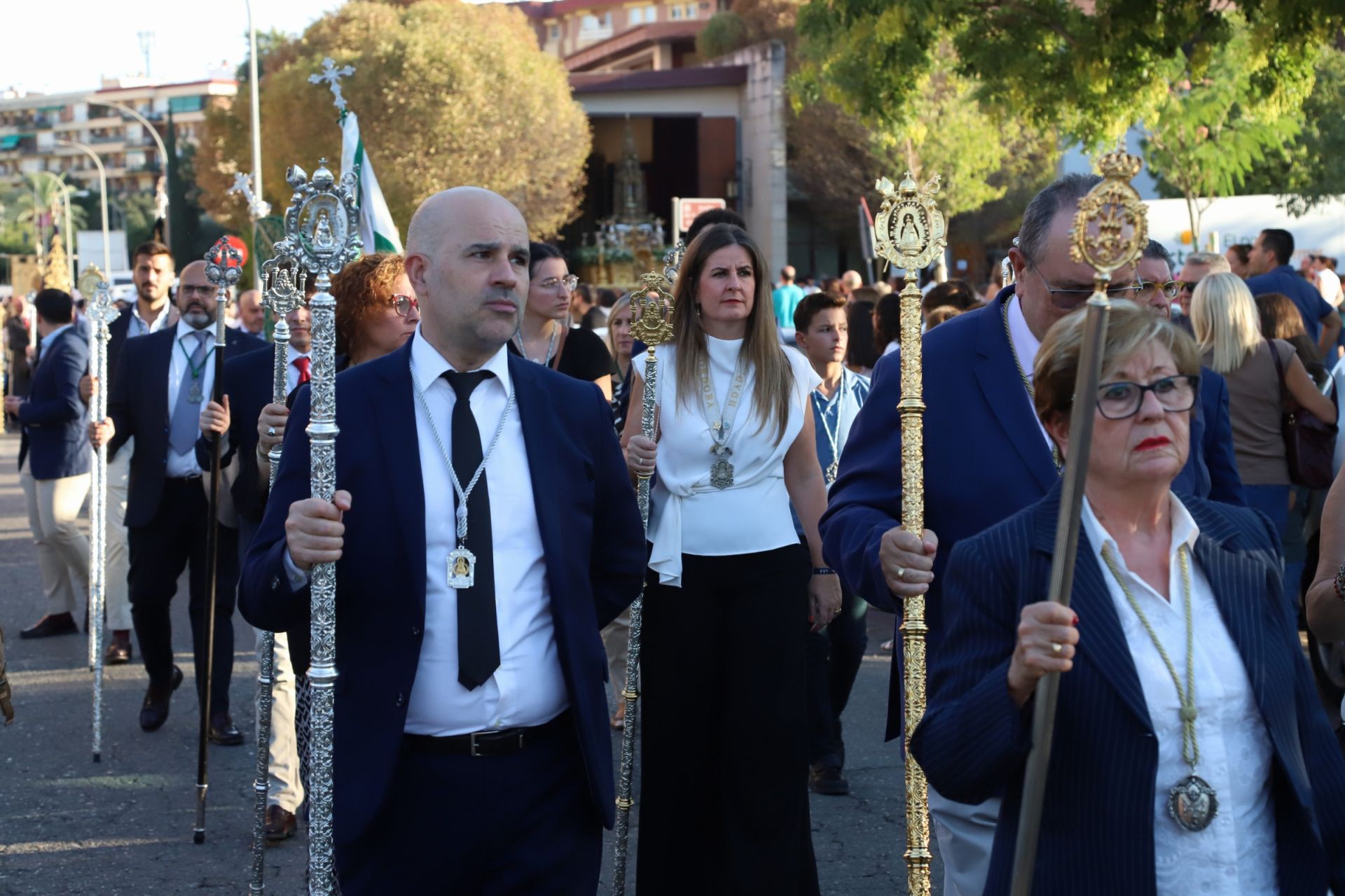 La multitudinaria procesión y la misa con Jesús Sacramentado en la Plaza de toros de Córdoba, en imágenes
