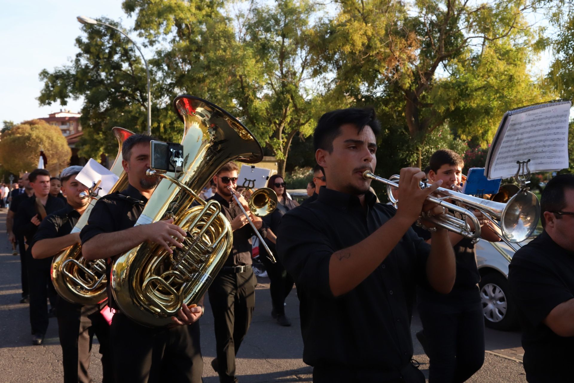 La multitudinaria procesión y la misa con Jesús Sacramentado en la Plaza de toros de Córdoba, en imágenes