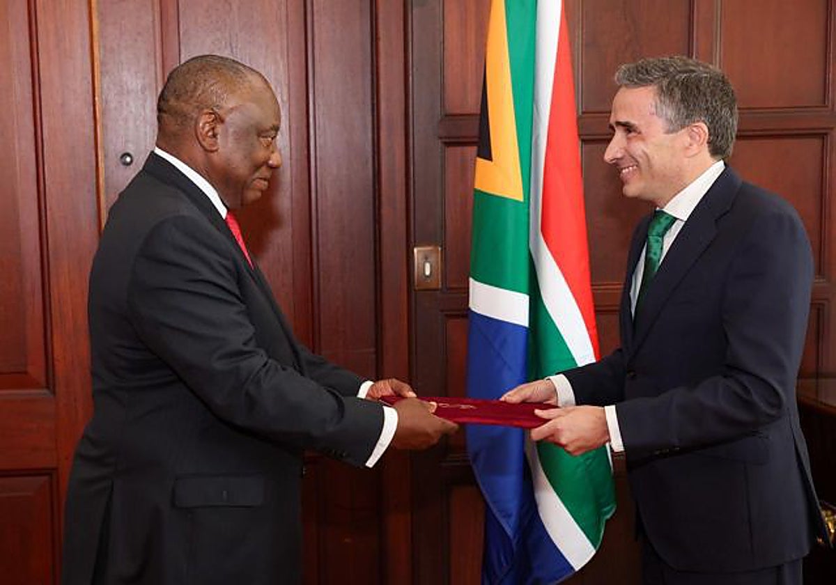 José Manuel Pascual García presenta sus credenciales al presidente de Sudáfrica