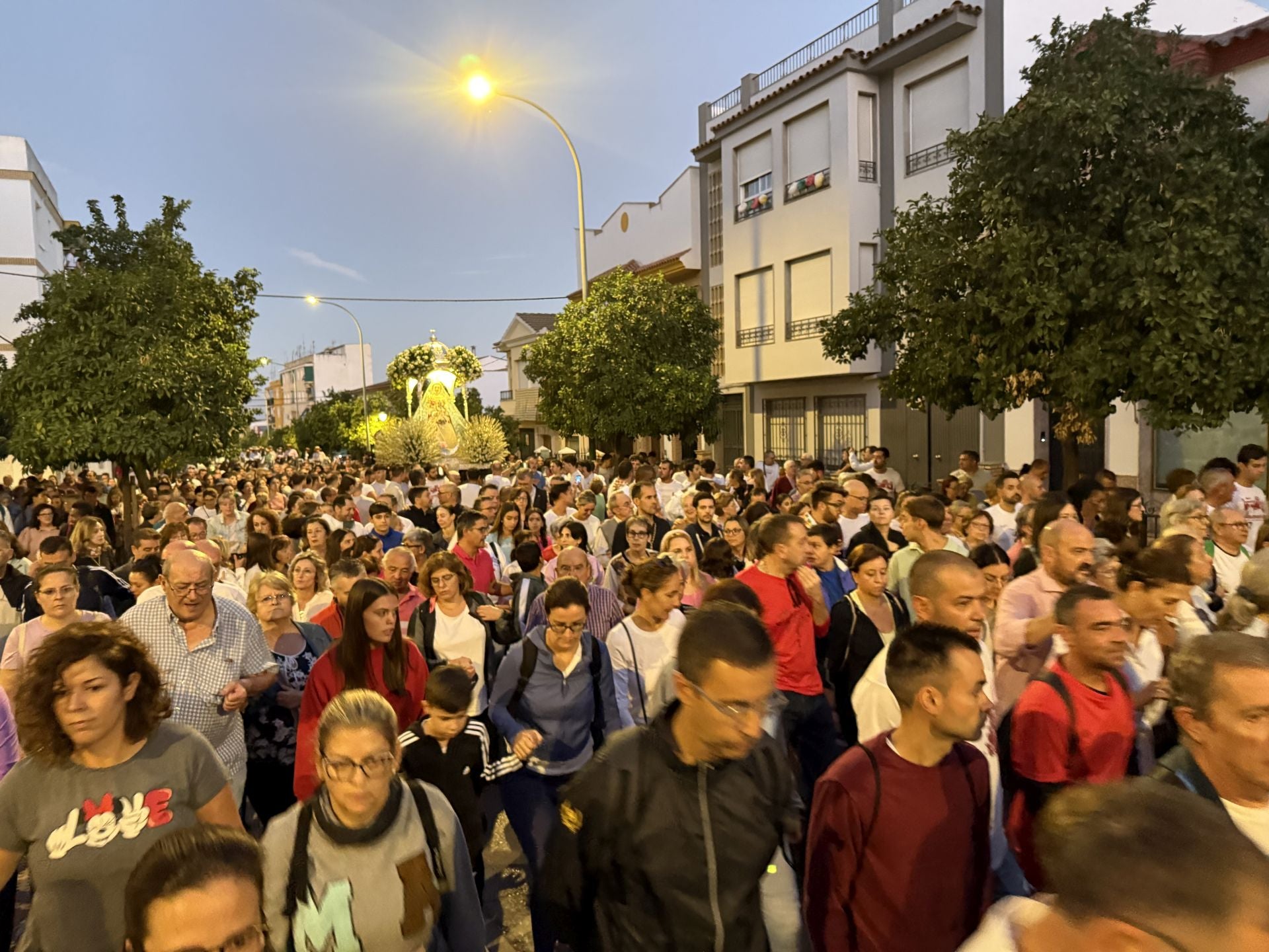 En imágenes, el devocional regreso de la Virgen de la Sierra de Cabra a su santuario