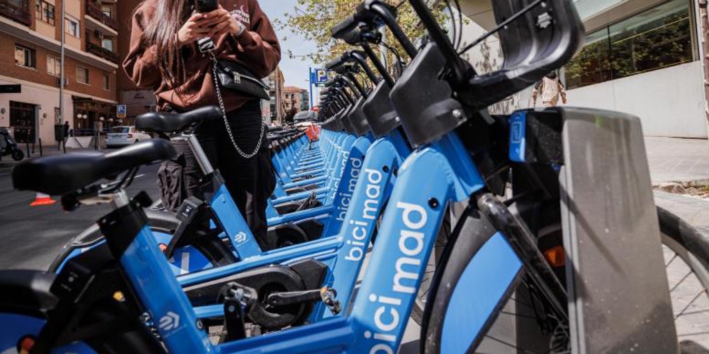 El Ayuntamiento de Madrid estudia establecer una tarifa para 'riders' en Bicimad tras detectar su uso por parte de estos trabajadores