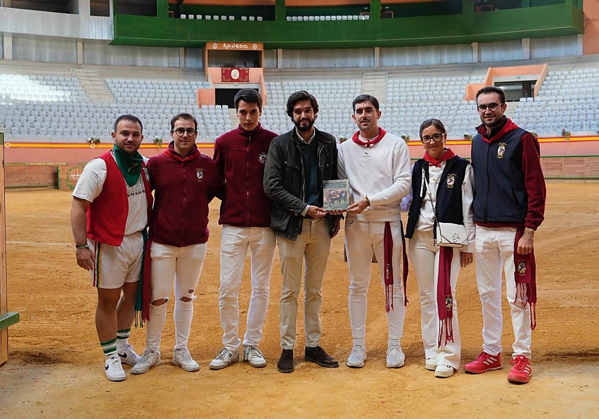 El autor con el Club Taurino Arnedano