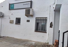 El problema de un pueblo de Granada: un año sin consultorio médico por culpa de unos okupas