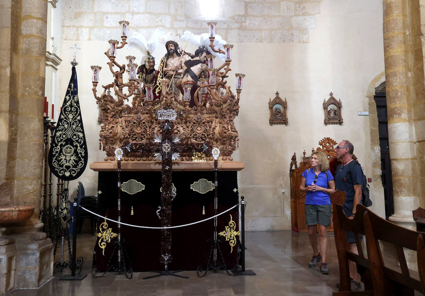 Las cofradías de la provincia esperan el Vía Crucis Magno en Córdoba, en imágenes