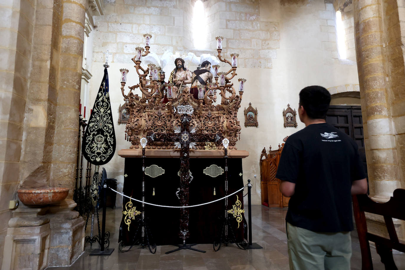 Las cofradías de la provincia esperan el Vía Crucis Magno en Córdoba, en imágenes