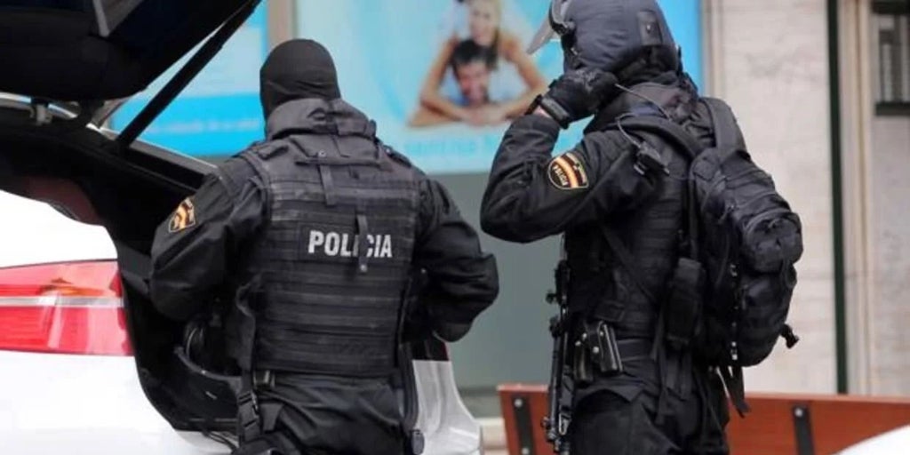 Medalla al policía al que dispararon los narcos y salvó la vida por el chaleco antibalas