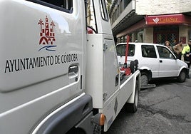 El Ayuntamiento de Córdoba pagará 304.344 euros a la empresa de la grúa para evitar un pleito