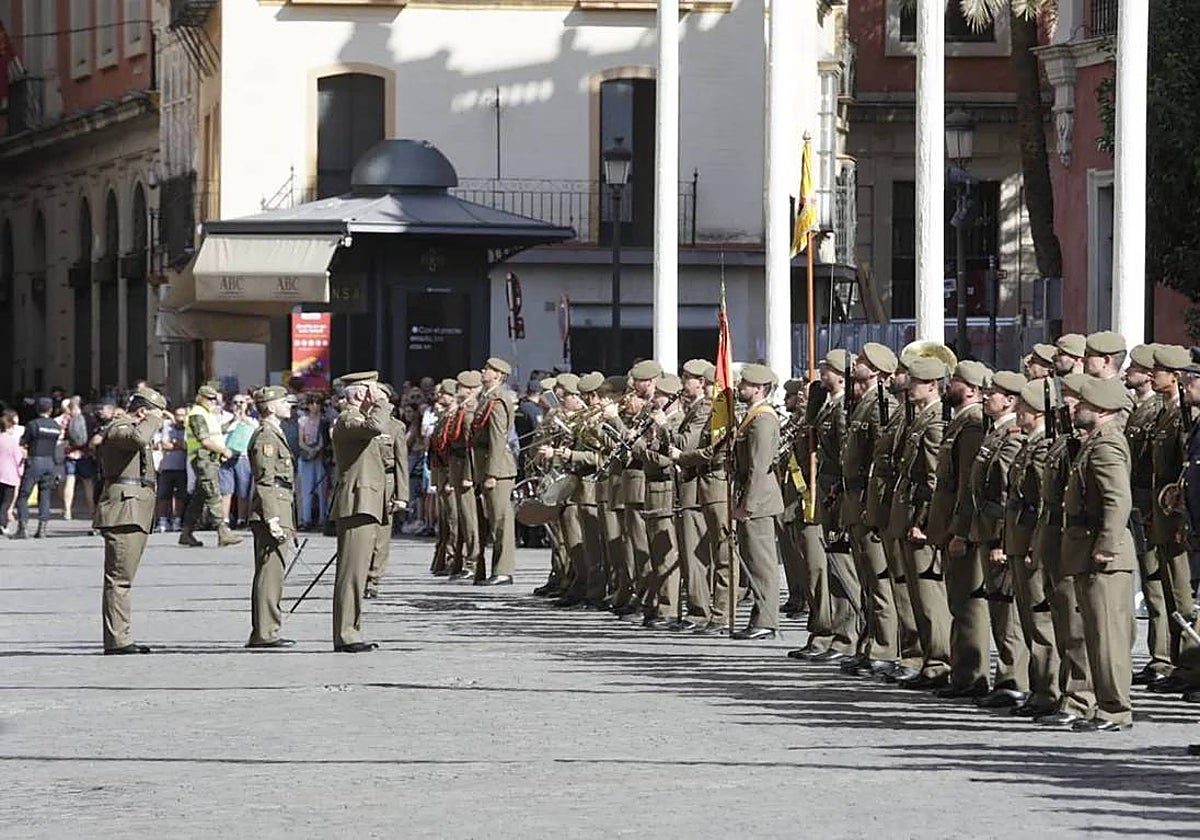 Actos de las Fuerzas Armadas en Sevilla por el día de la Fiesta Nacional
