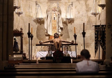 Las cofradías de la provincia esperan el Vía Crucis Magno en Córdoba, en imágenes