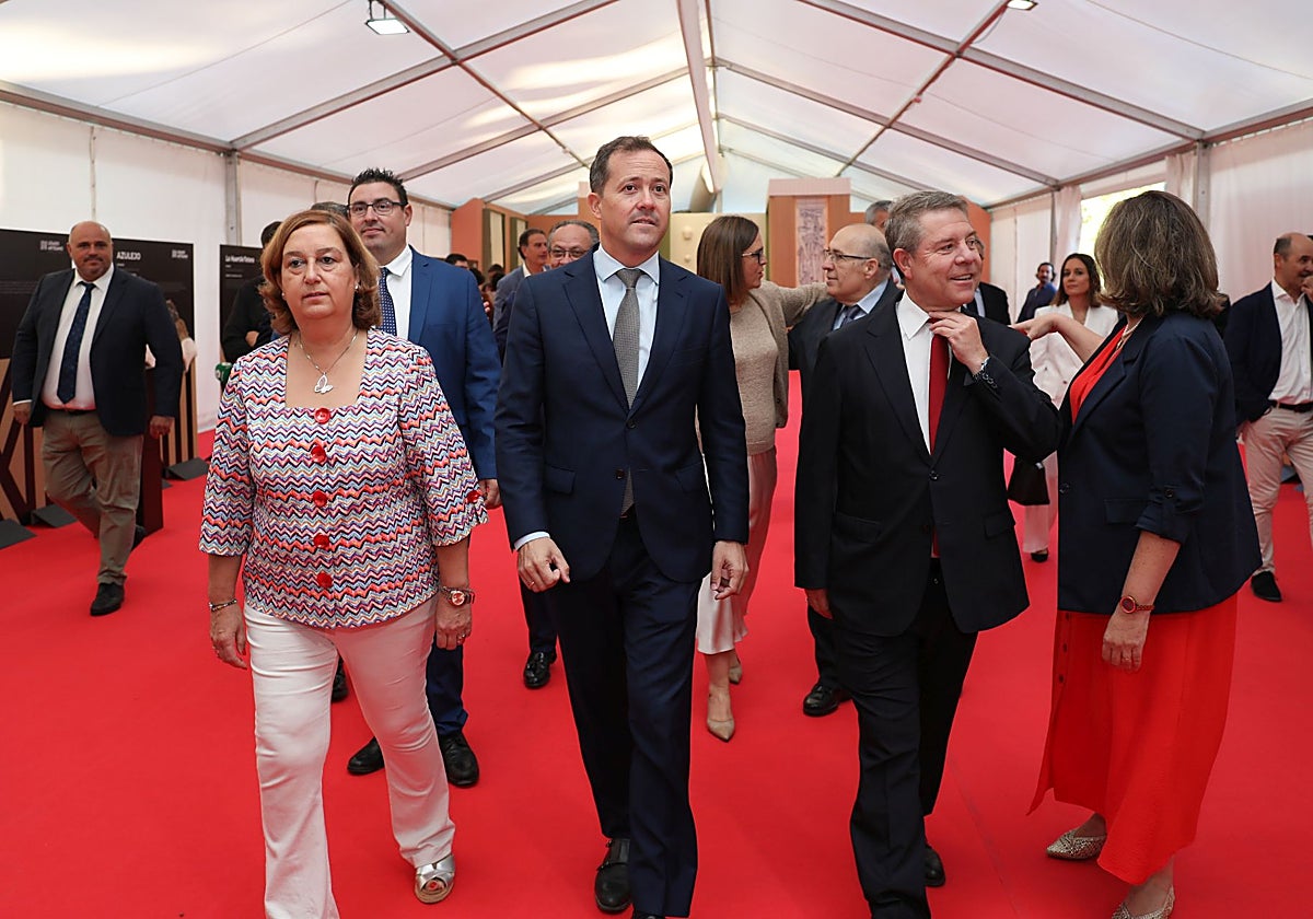 Concepción Cedillo, Carlos Velázquez y Emiliano García-Page, en Farcama este martes