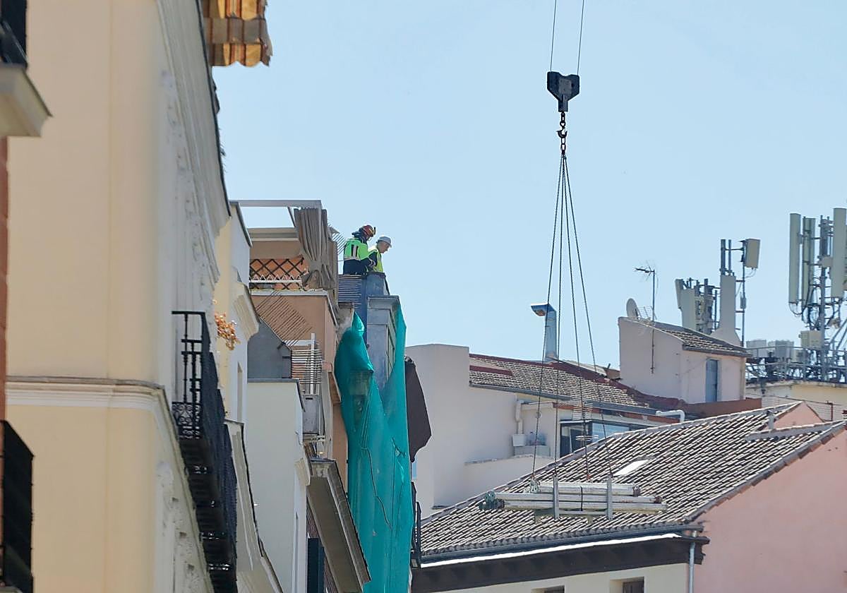 La historia del edificio derrumbado en Ópera antes de su rehabilitación: «El  estado de conservación del inmueble era lamentable»