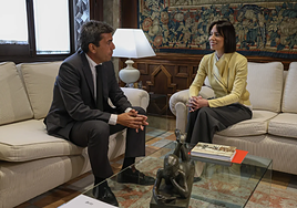 Morant hace oposición a Mazón desde el Gobierno con 200.000 euros para la Acadèmia Valenciana de la Llengua