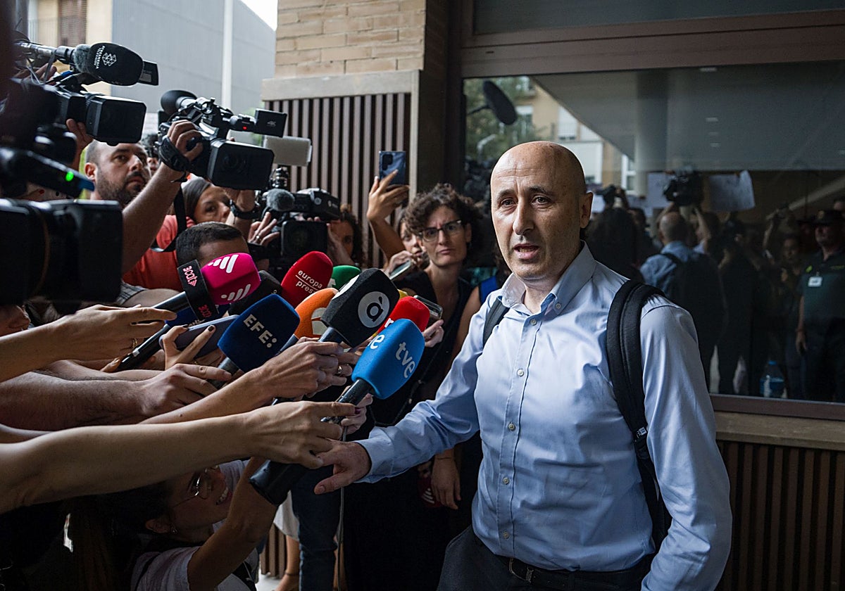 Imagen del presidente de la Confederación Hidrográfica del Júcar, Miguel Polo, el pasado 19 de septiembre en los juzgados de Catarroja