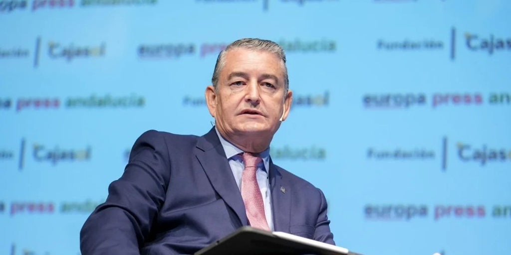 Antonio Sanz se hace cargo de forma provisional de la Consejería de Salud