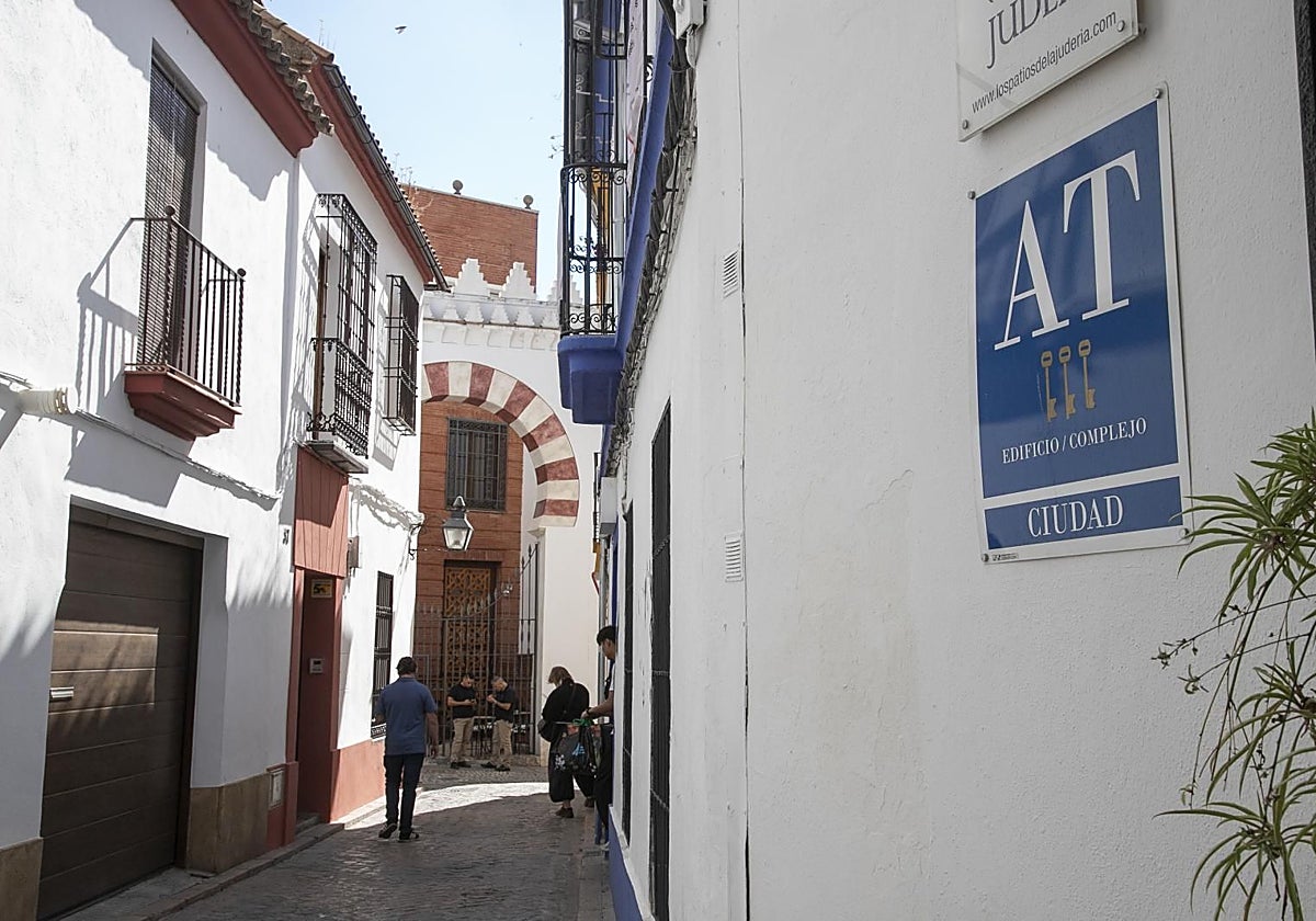 Un complejo turístico en una de las calles de Córdoba