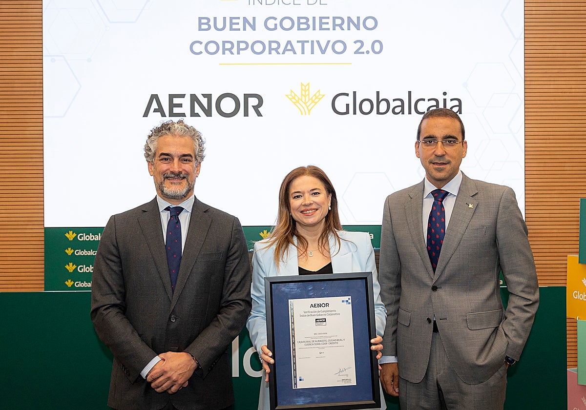 Pedro Palacios, Meliss Casas y David de Pastors durante el acto