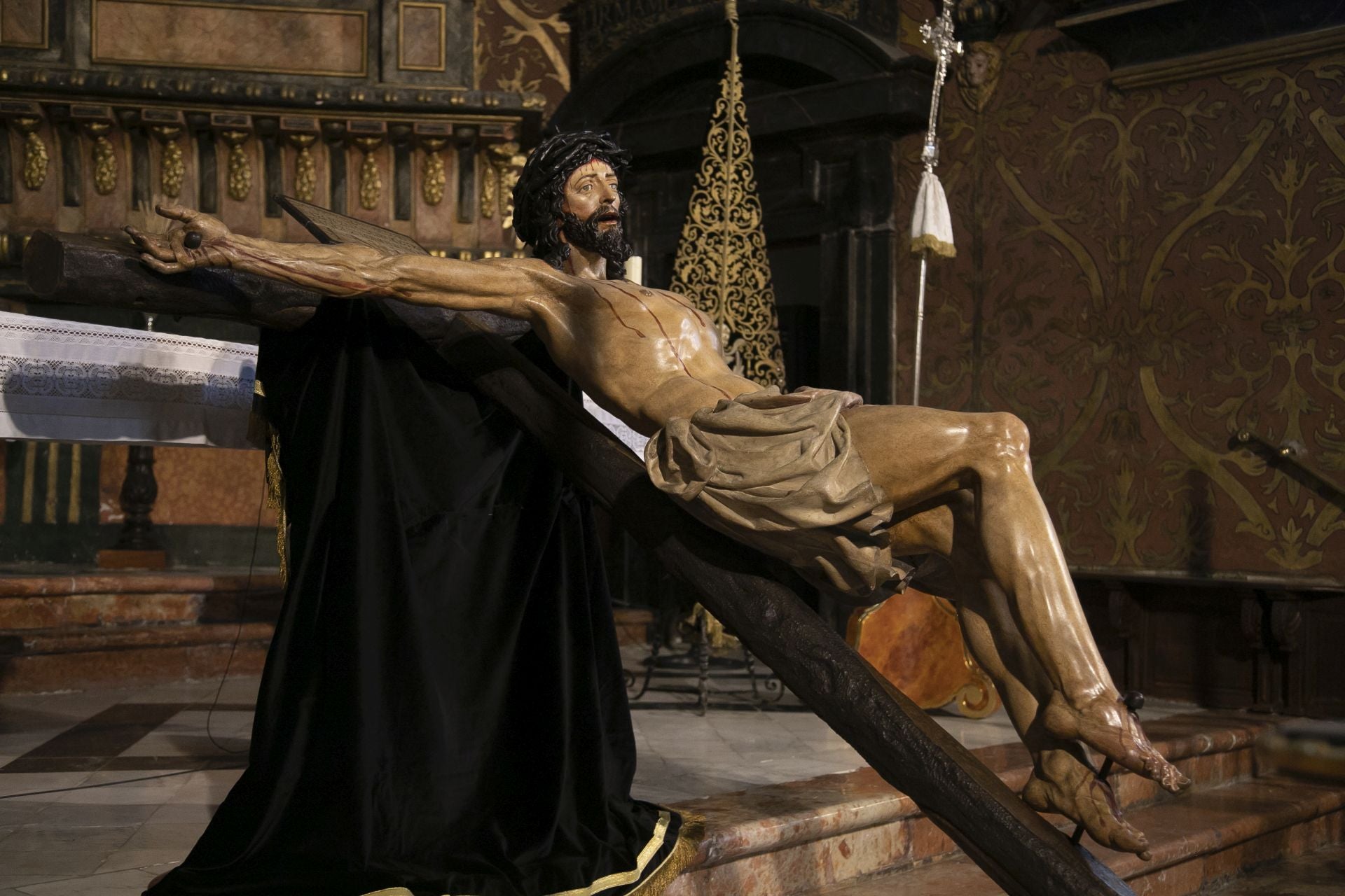 Las cofradías de la provincia siguen llegando para el Vía Crucis Magno de Córdoba, en imágenes