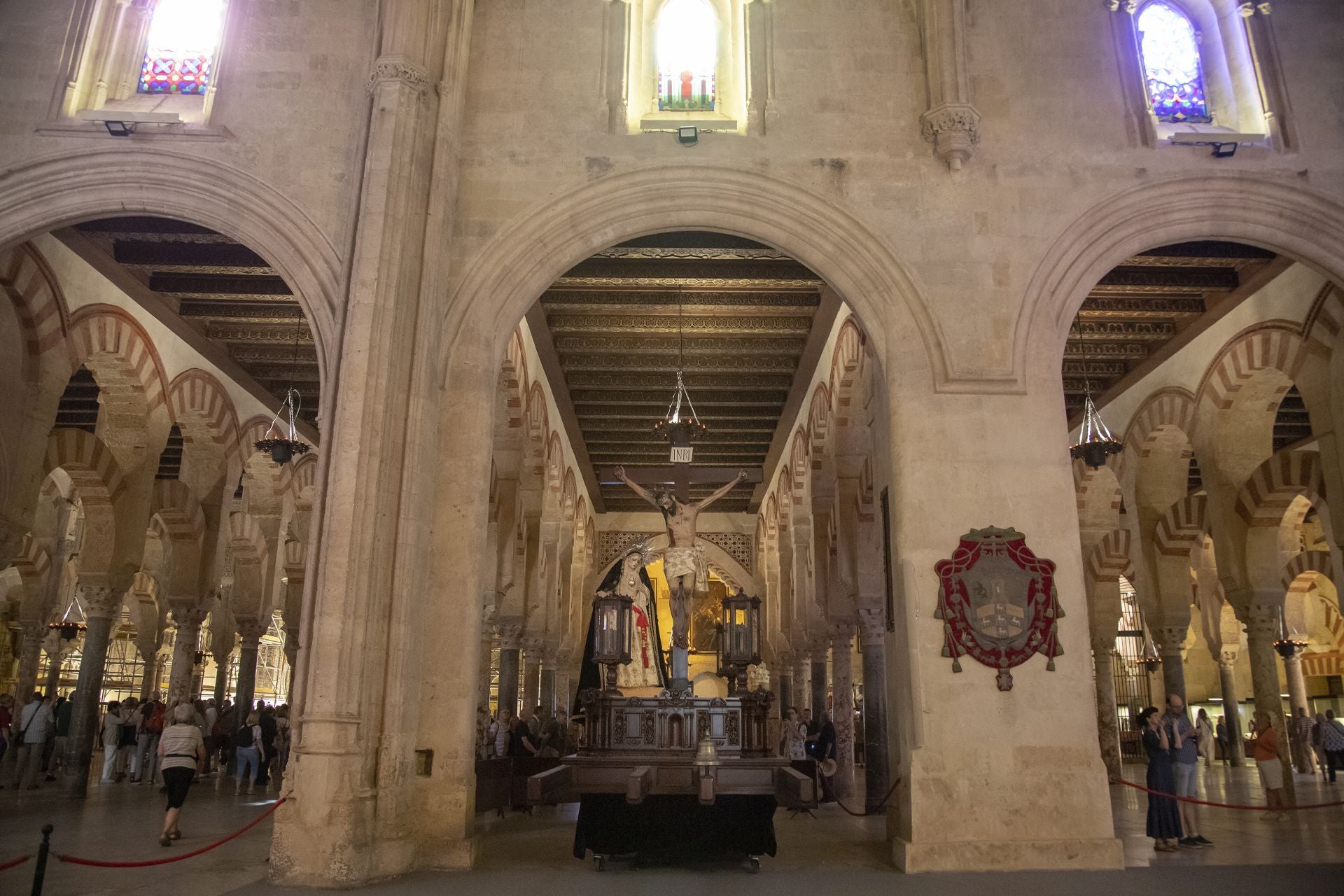 Las cofradías de la provincia siguen llegando para el Vía Crucis Magno de Córdoba, en imágenes