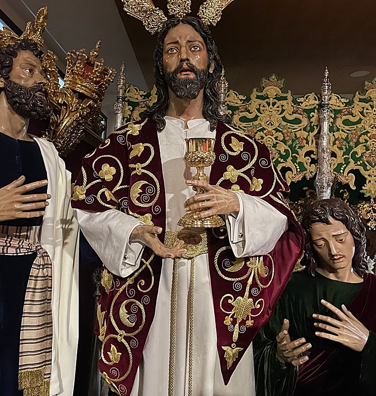El Señor de la Fe, con el mantolín bordado en oro cedido por la Cena de Sevilla
