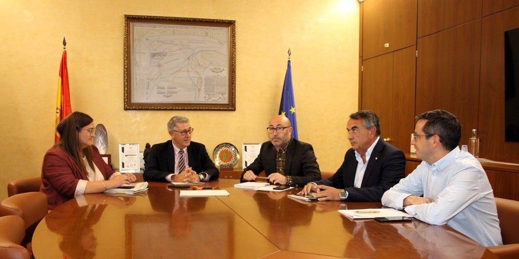 La Confederación del Segura y la Junta revisan los expedientes de regadíos pendientes en Albacete con cargo a los regadíos sociales