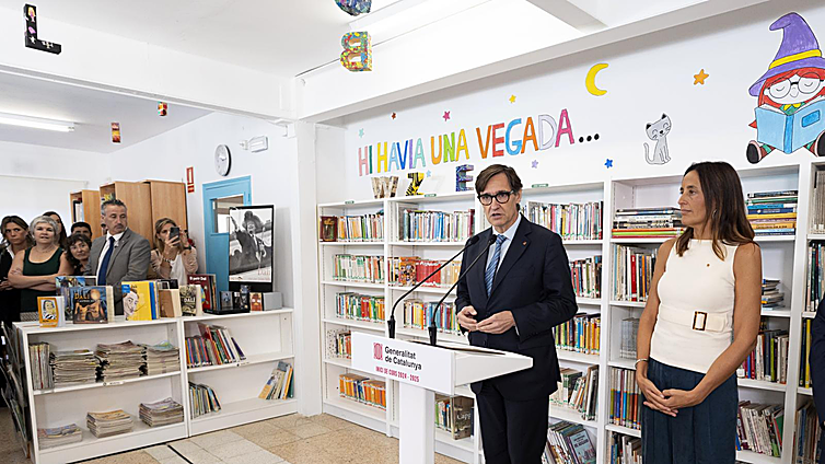 El PSC acusa de «politizar» y «judicializar» las aulas a los padres que piden bilingüismo en las escuelas