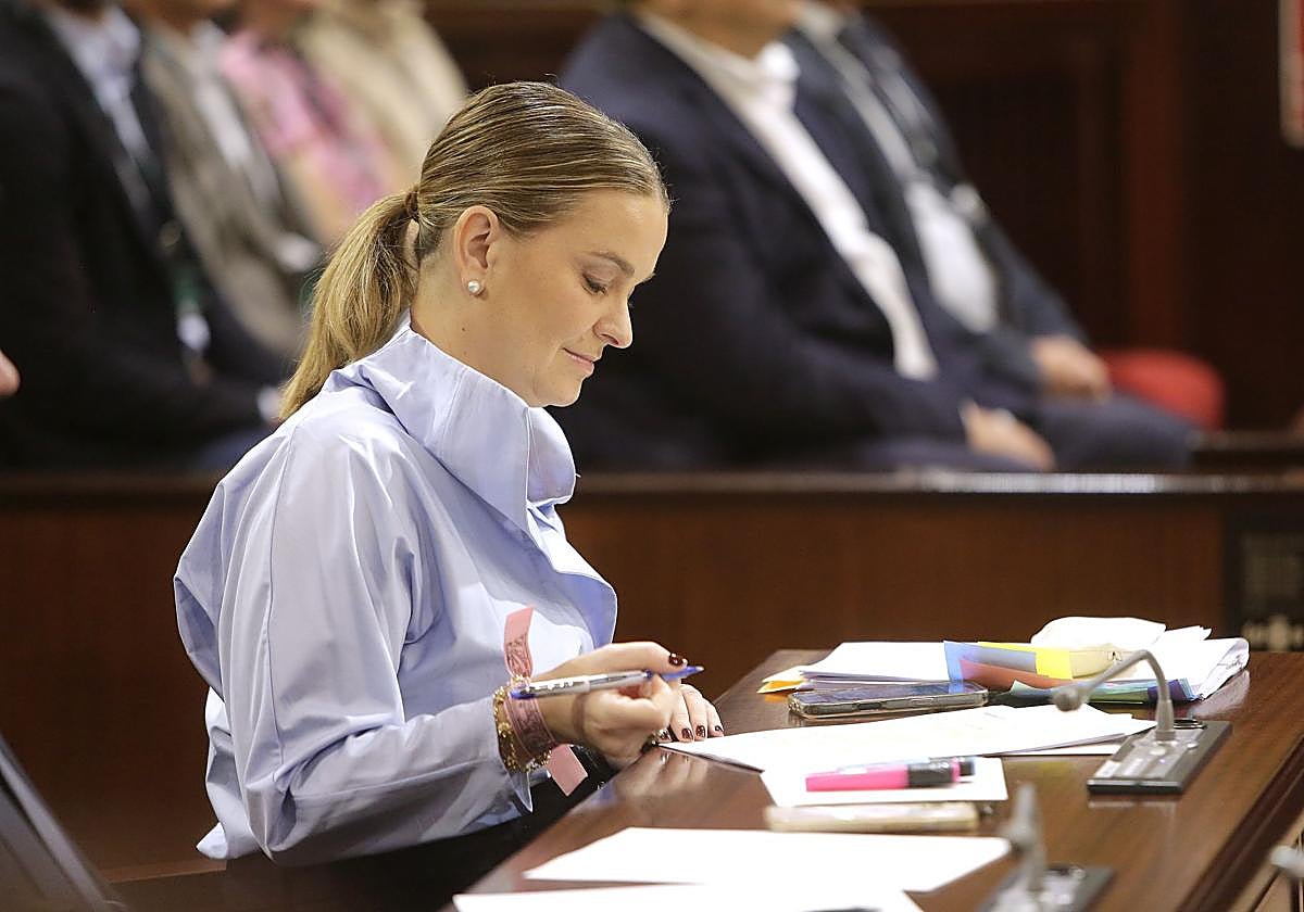 La presidenta balear Marga Prohens, en el debate sobre política general del Parlament regional