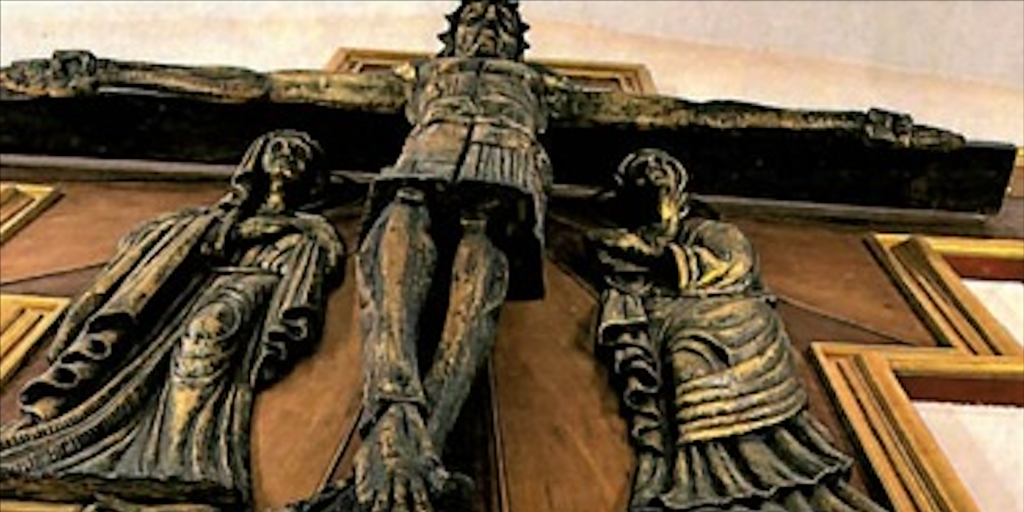 Detenido tras escupir e intentar destrozar el Cristo de una iglesia de Fuengirola
