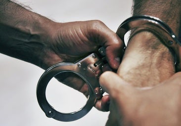 Diez años de cárcel para el padre que maltrató a su bebé de un mes en Tarragona, causándole una parálisis cerebral