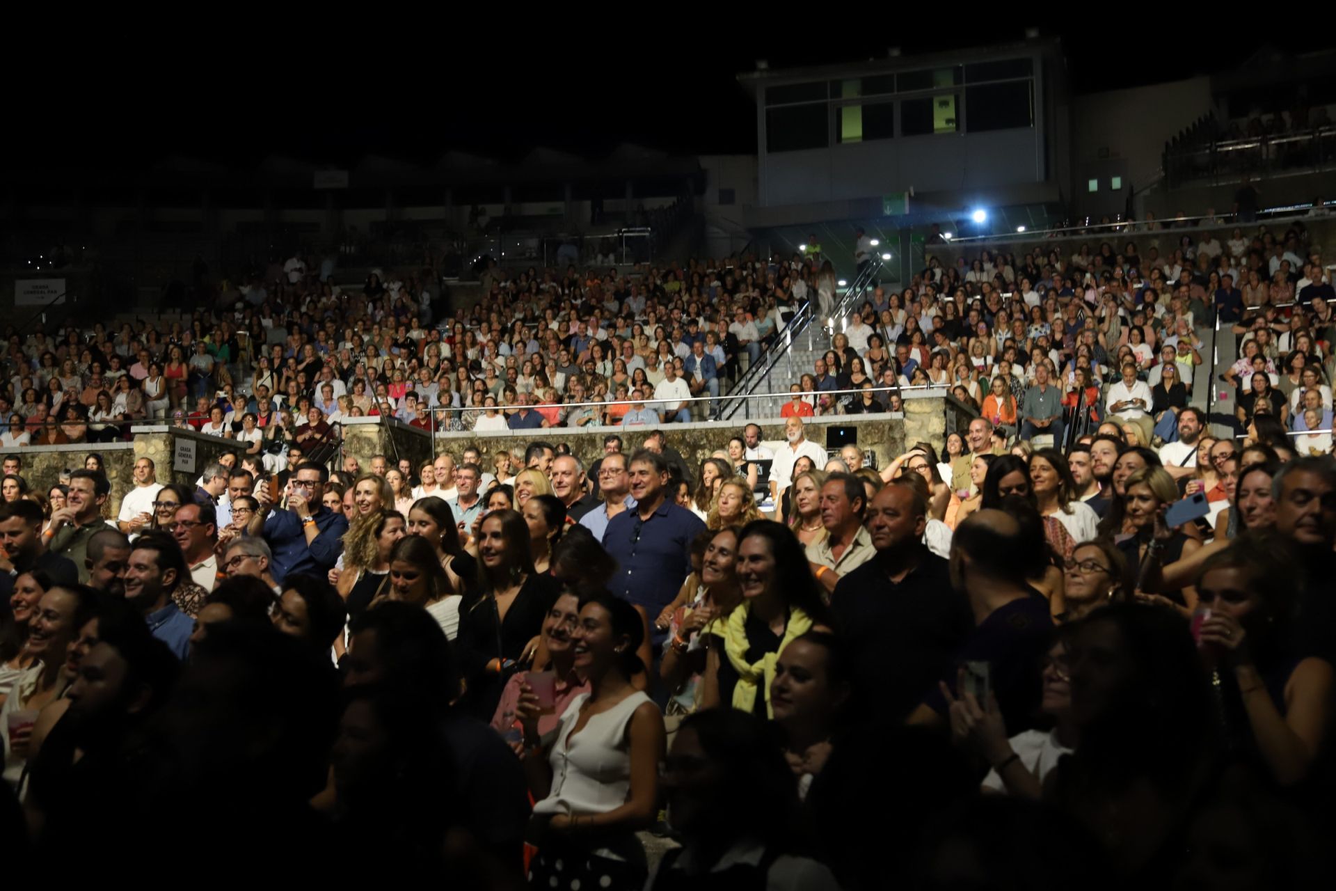 El vendaval de Rosario Flores en Córdoba, en imágenes