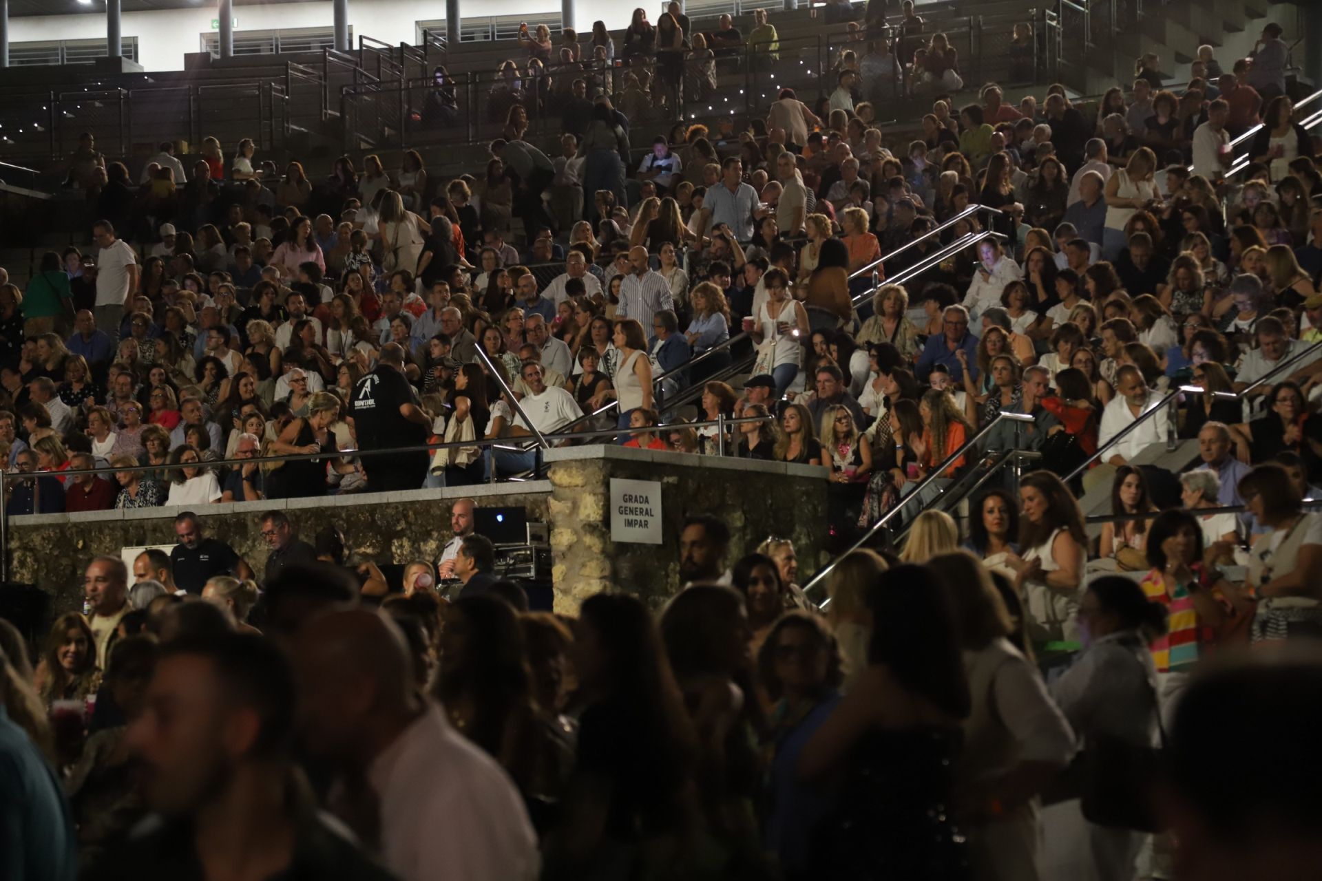 El vendaval de Rosario Flores en Córdoba, en imágenes