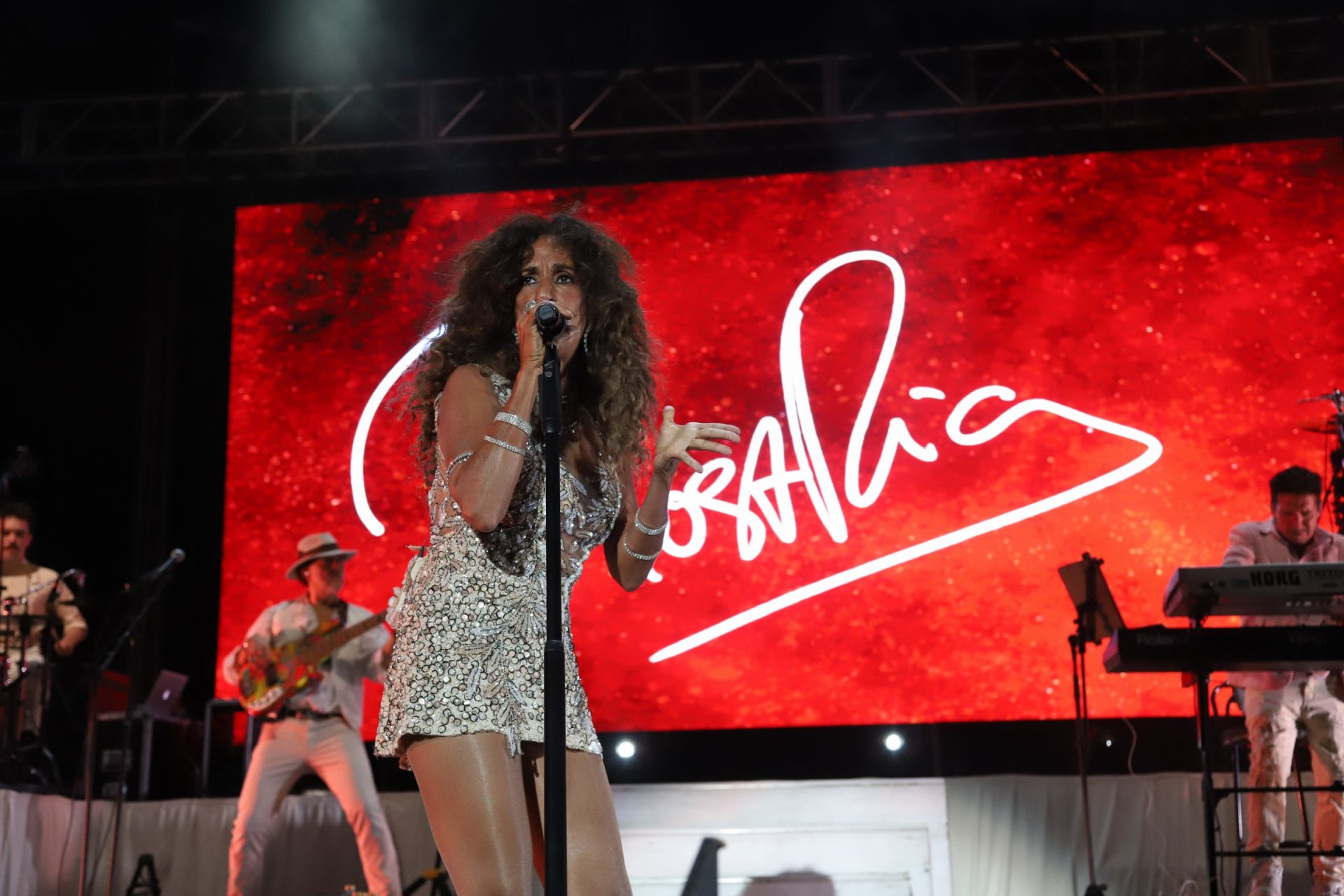 El vendaval de Rosario Flores en Córdoba, en imágenes