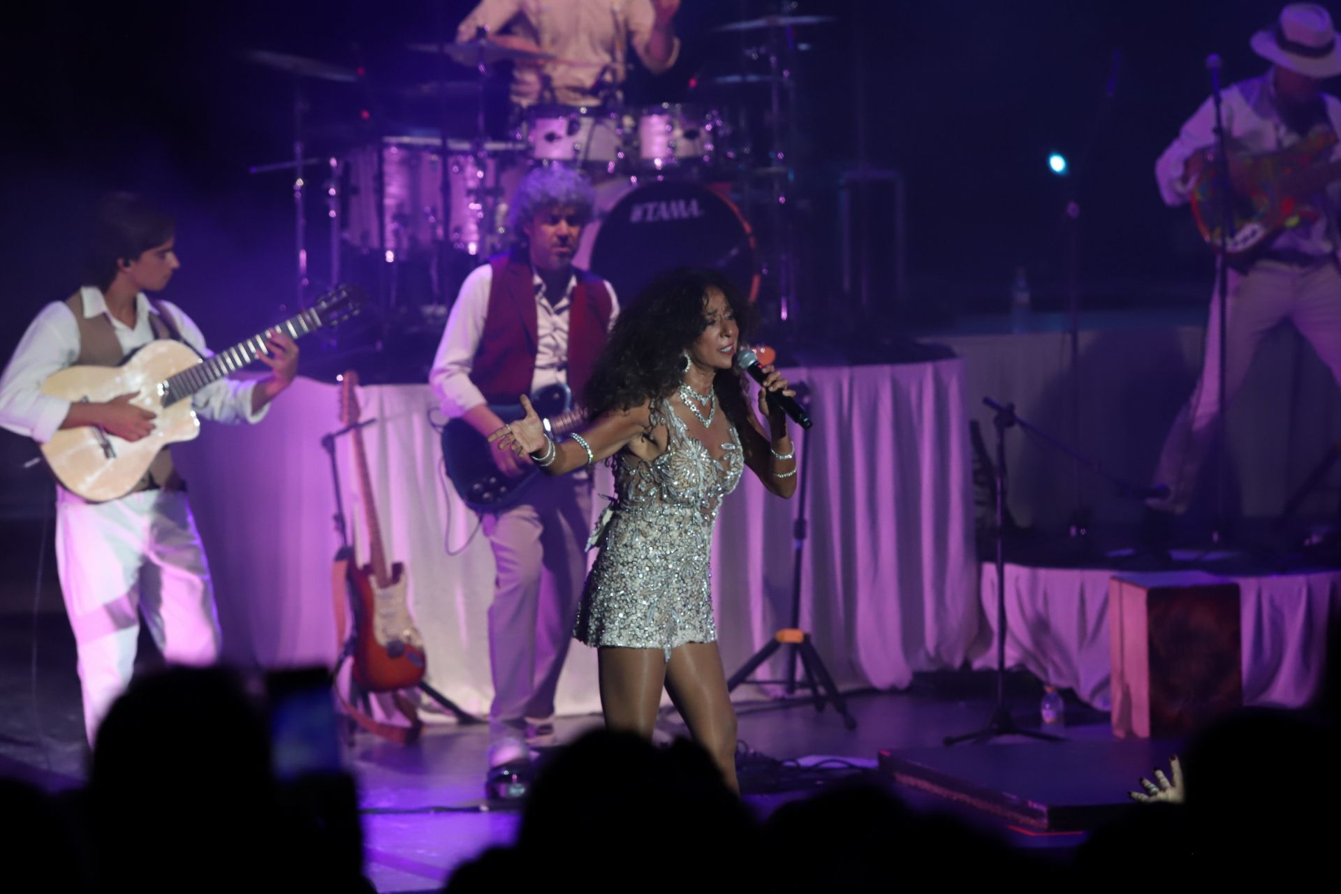 El vendaval de Rosario Flores en Córdoba, en imágenes