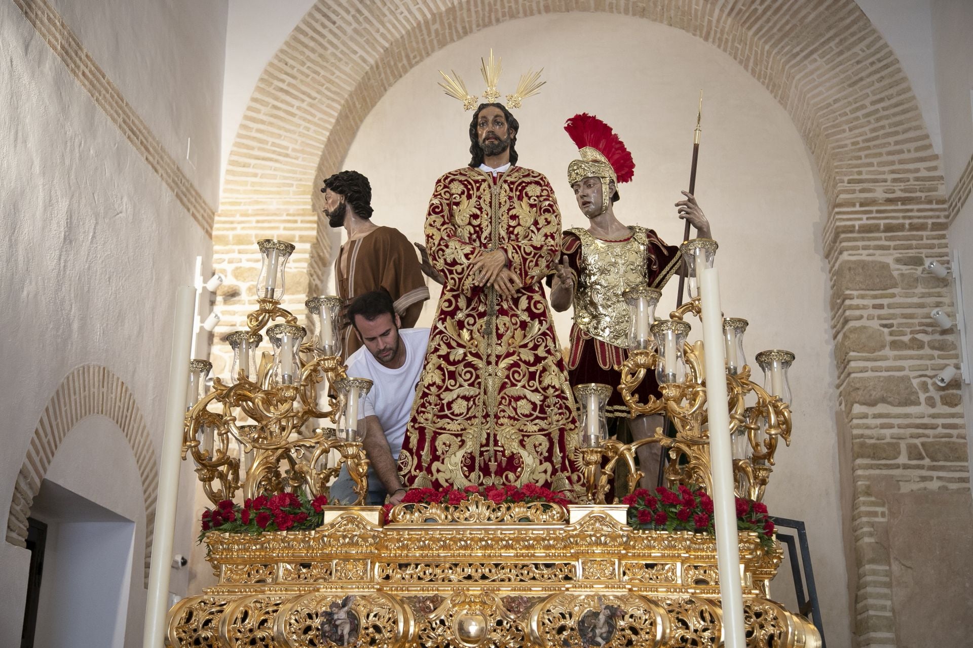 Los preparativos del Vía Crucis Magno de Córdoba, en imágenes