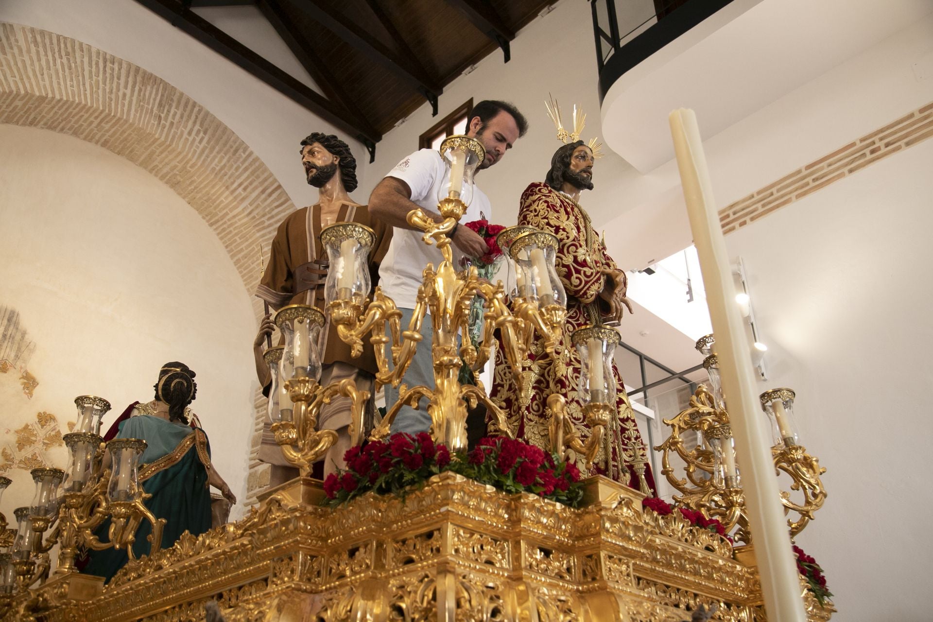 Los preparativos del Vía Crucis Magno de Córdoba, en imágenes