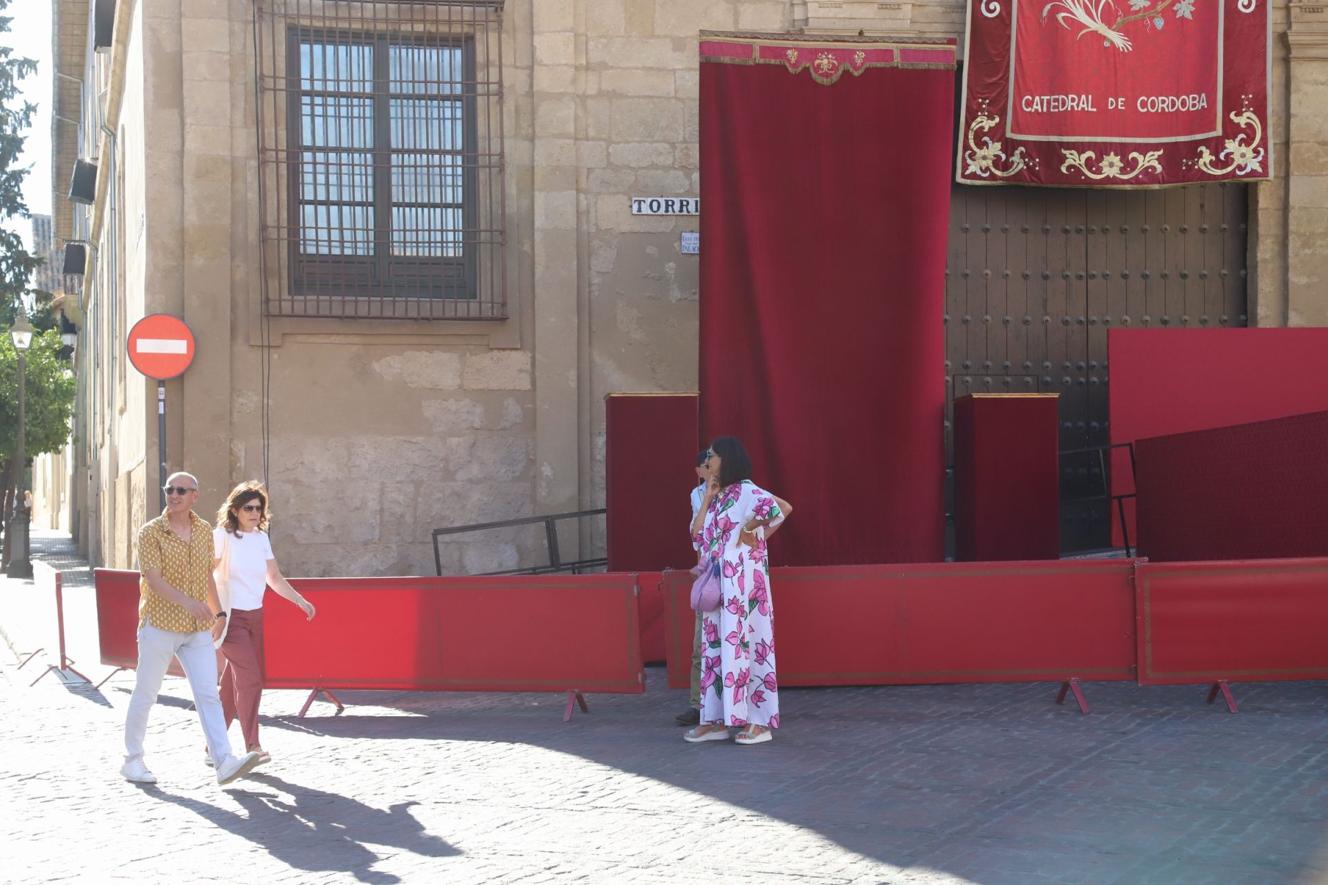 Los preparativos del Vía Crucis Magno de Córdoba, en imágenes