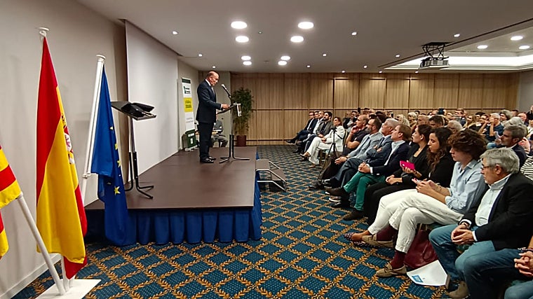 Diego Pérez de los Cobos, ayer, durante su intervención aceptando el premio