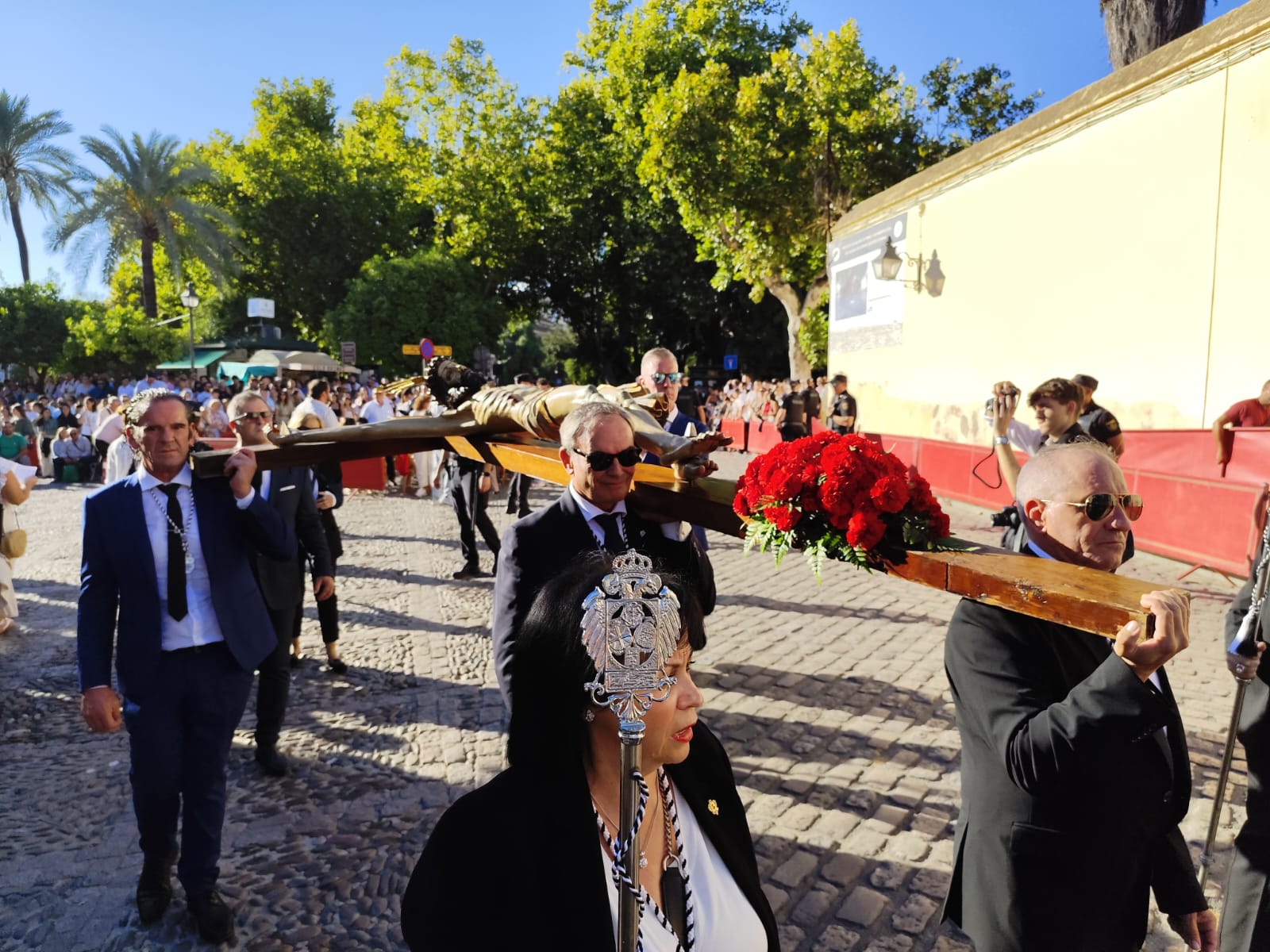 Vía Crucis Magno de Córdoba: una celebración que envuelve a la ciudad de bellas imágenes