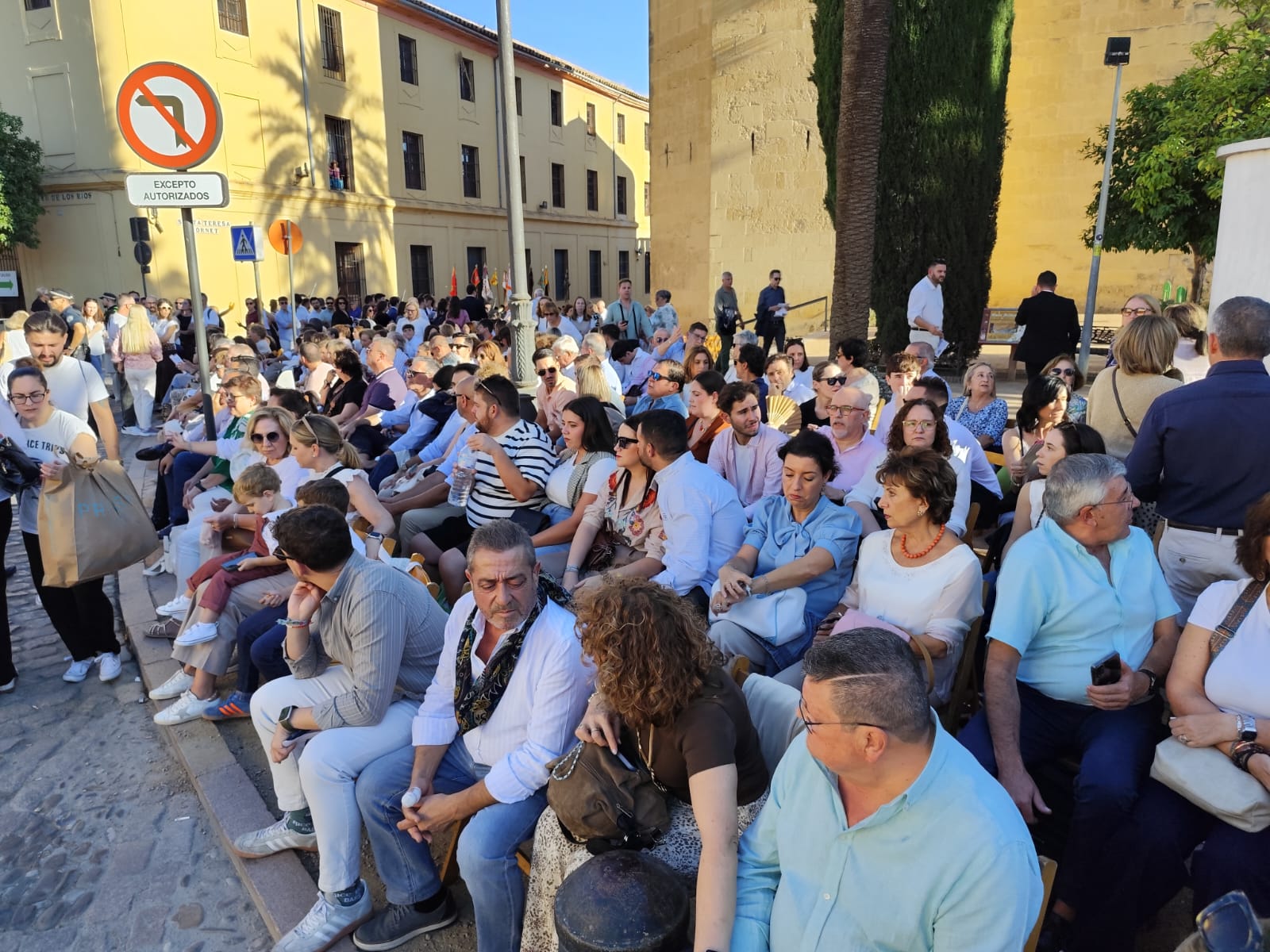 Vía Crucis Magno de Córdoba: una celebración que envuelve a la ciudad de bellas imágenes