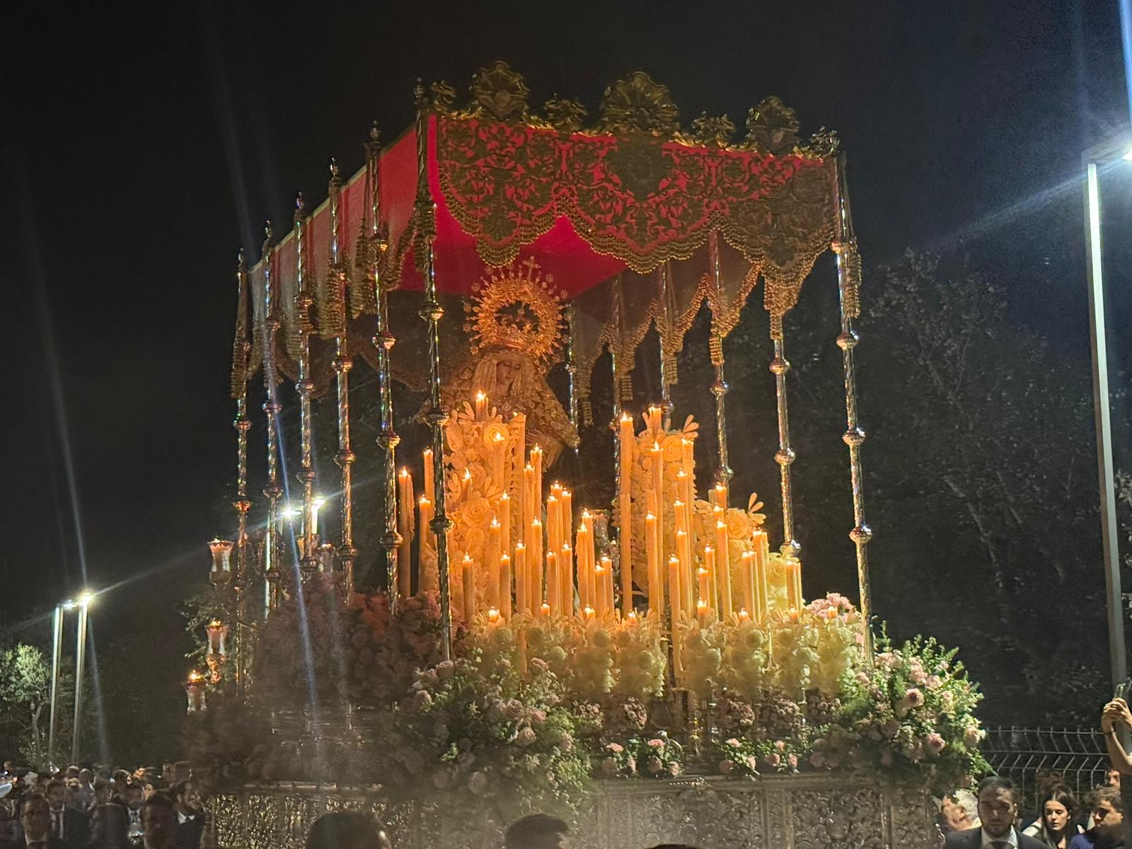 Vía Crucis Magno de Córdoba: una celebración que envuelve a la ciudad de bellas imágenes