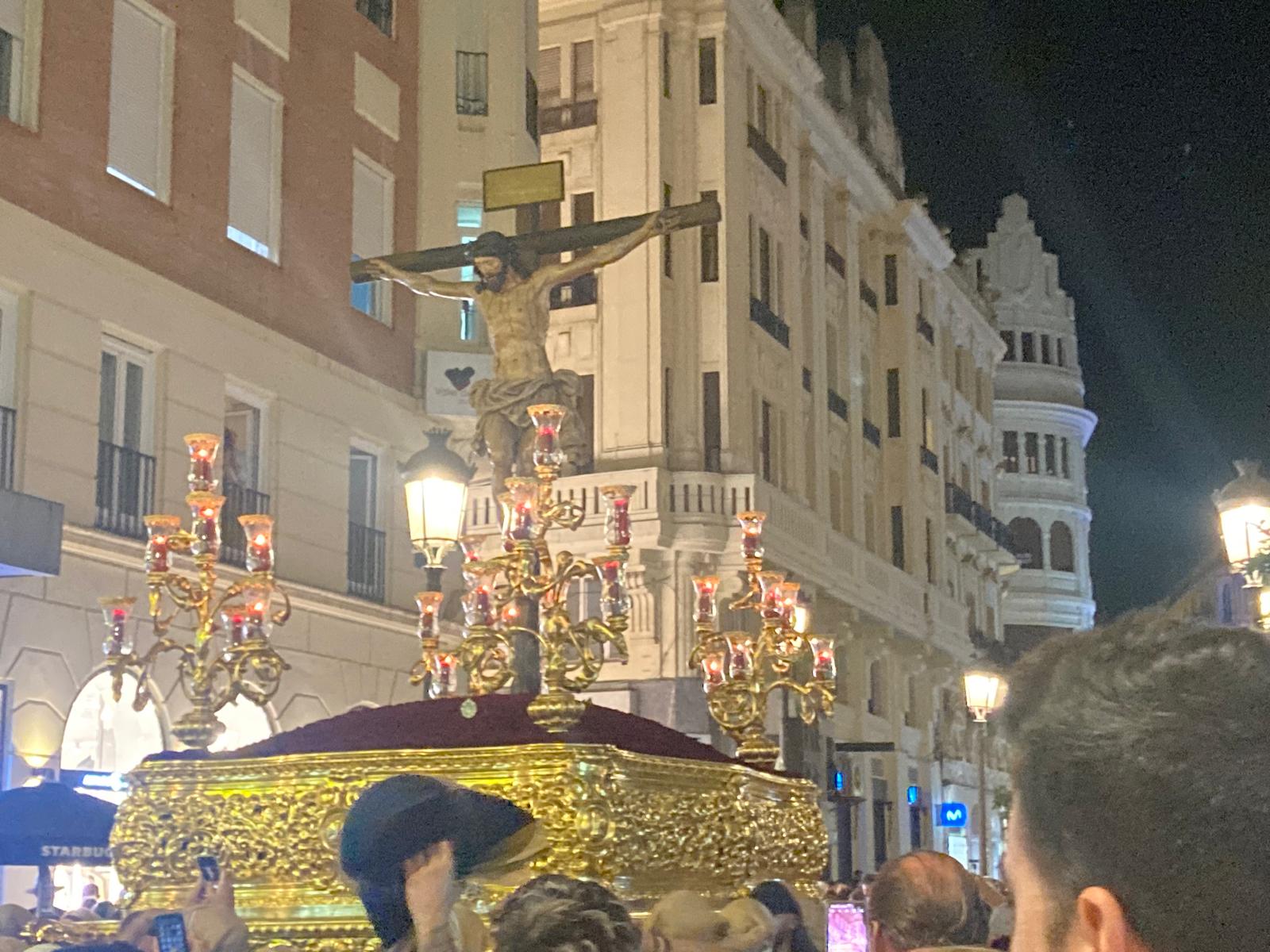 Vía Crucis Magno de Córdoba: una celebración que envuelve a la ciudad de bellas imágenes