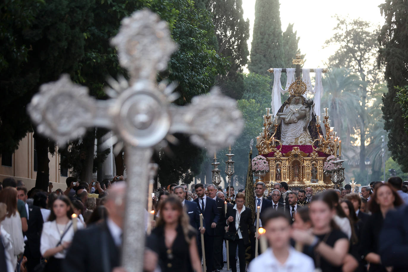Las mejores imágenes del Vía Crucis Magno de Córdoba