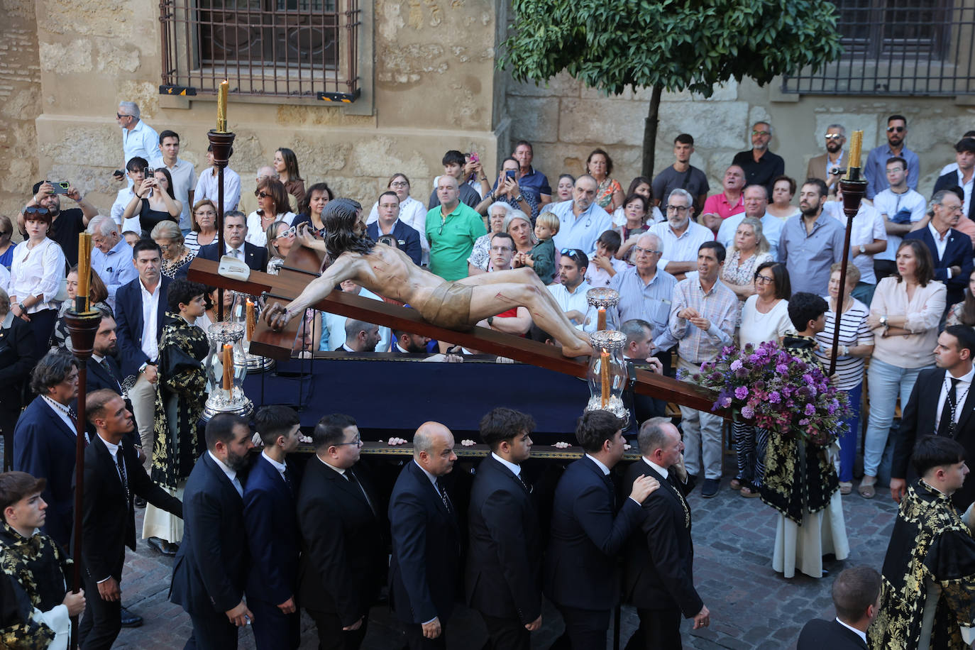 Las mejores imágenes del Vía Crucis Magno de Córdoba