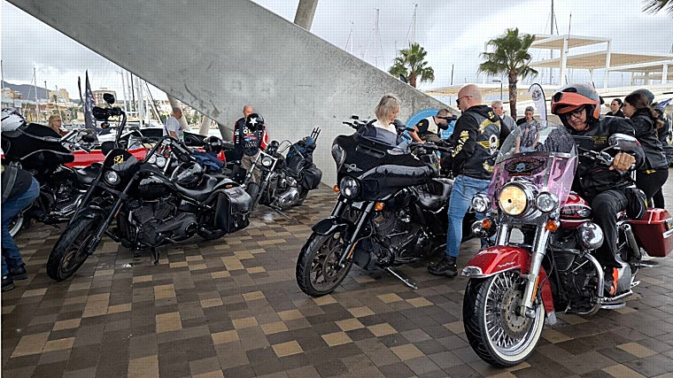 Integrantes del club 'Calamity Janne' de motos de Villajoyosa (Alicante)