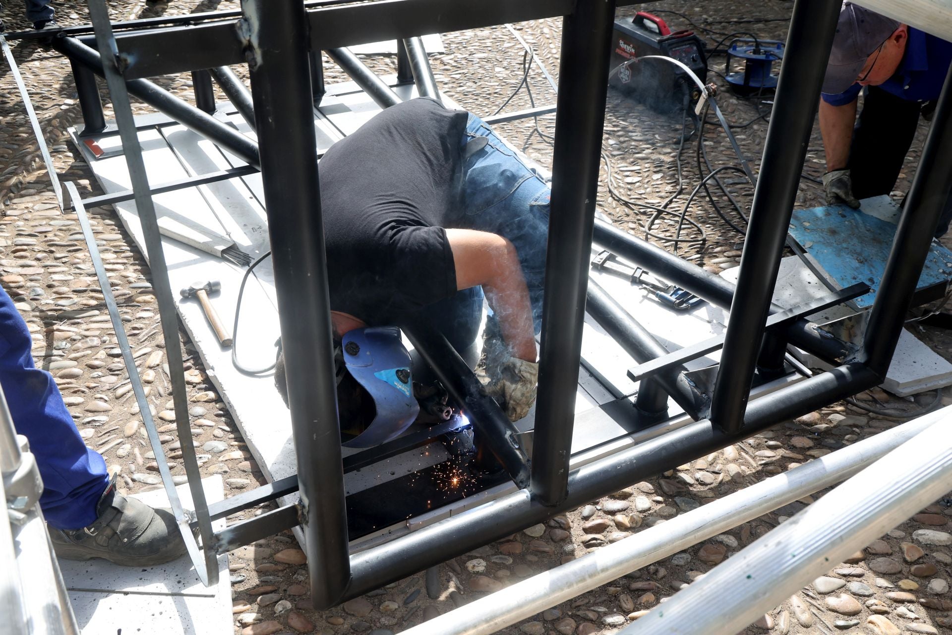 El arranque del montaje de Flora 2025, en imágenes